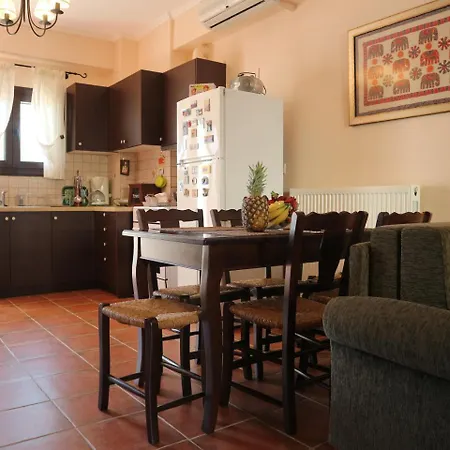 Vakantiehuis Stone-built Maisonette In
