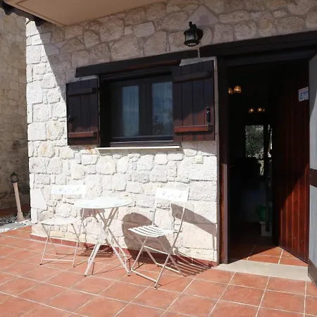 Casa vacanze Stone-built Maisonette In *