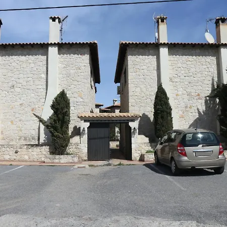 Stone-built Maisonette In *